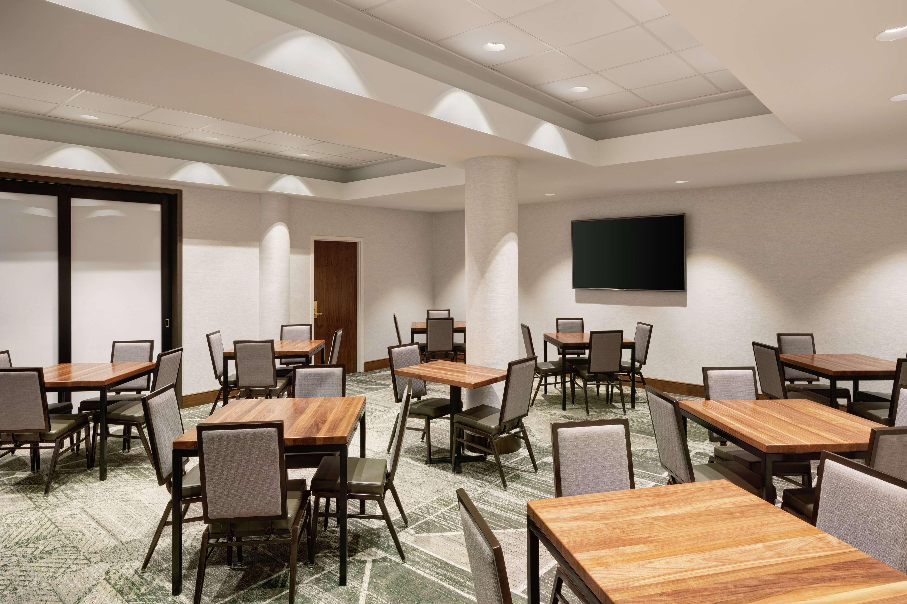 Embassy Suites Tysons Corner Esterno foto