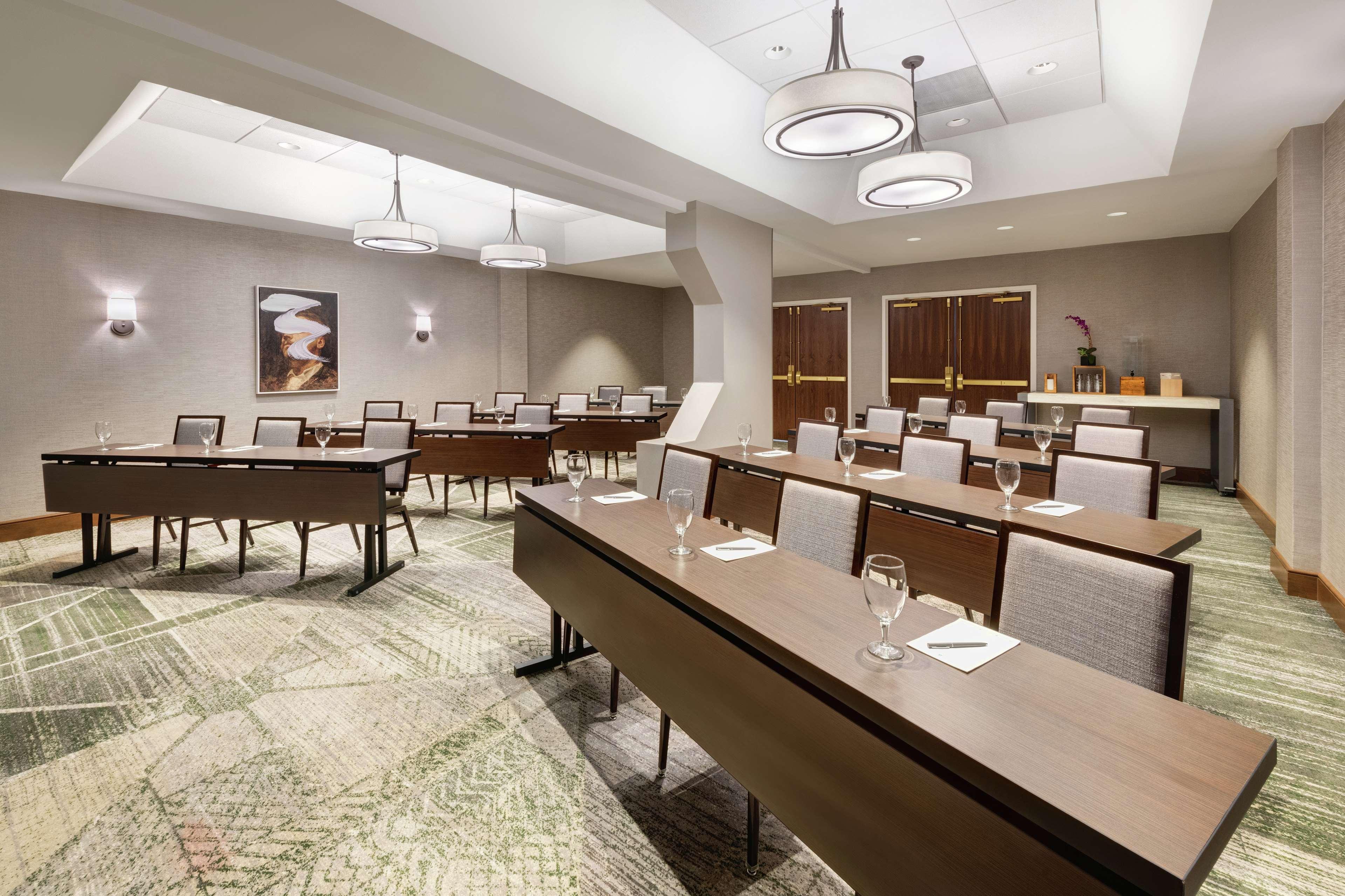 Embassy Suites Tysons Corner Esterno foto