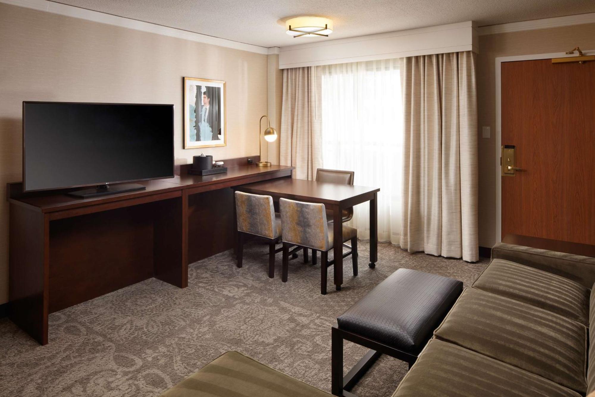 Embassy Suites Tysons Corner Esterno foto