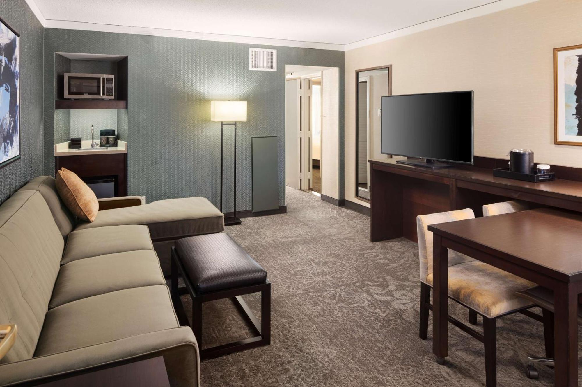 Embassy Suites Tysons Corner Esterno foto