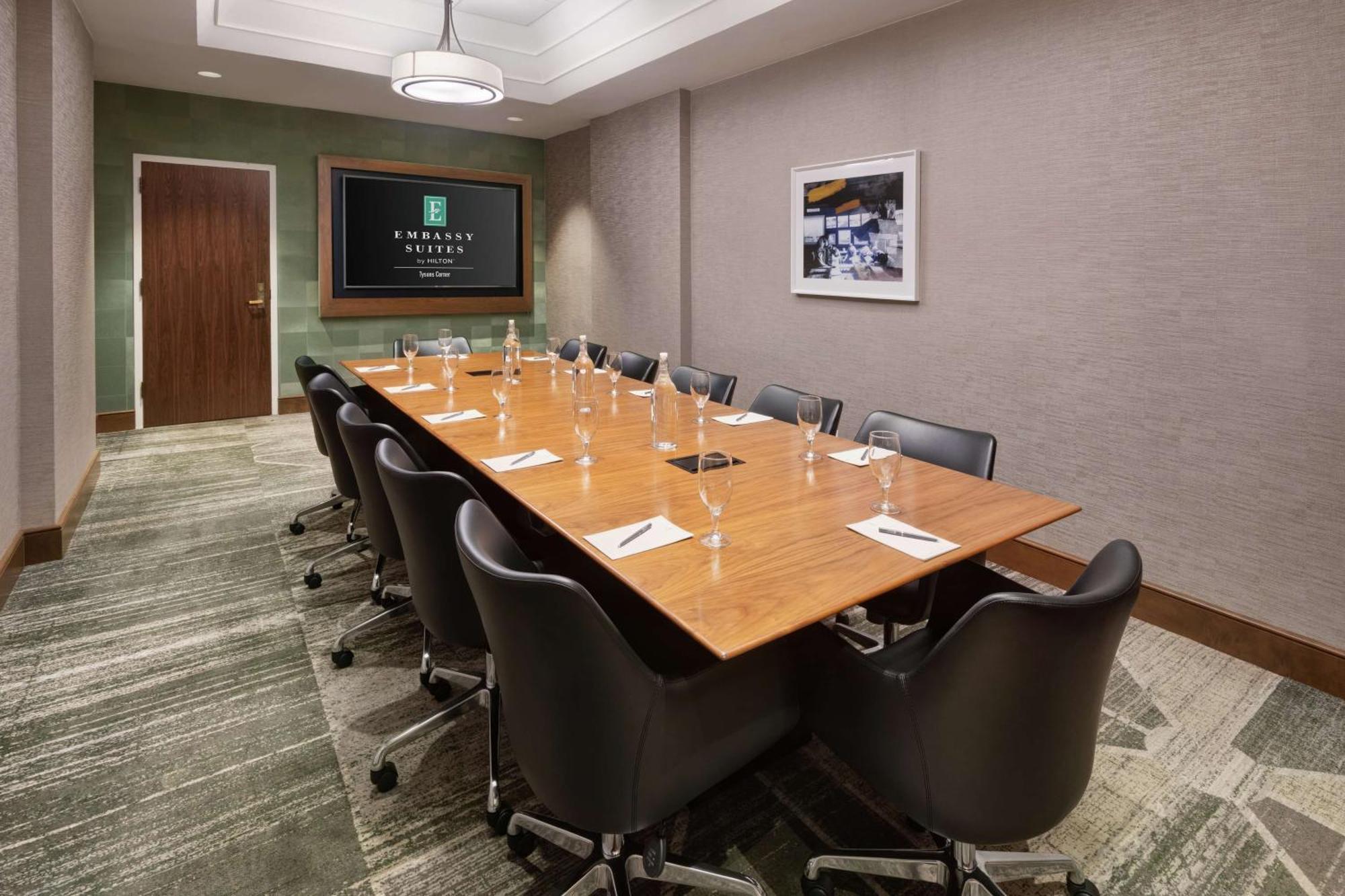 Embassy Suites Tysons Corner Esterno foto