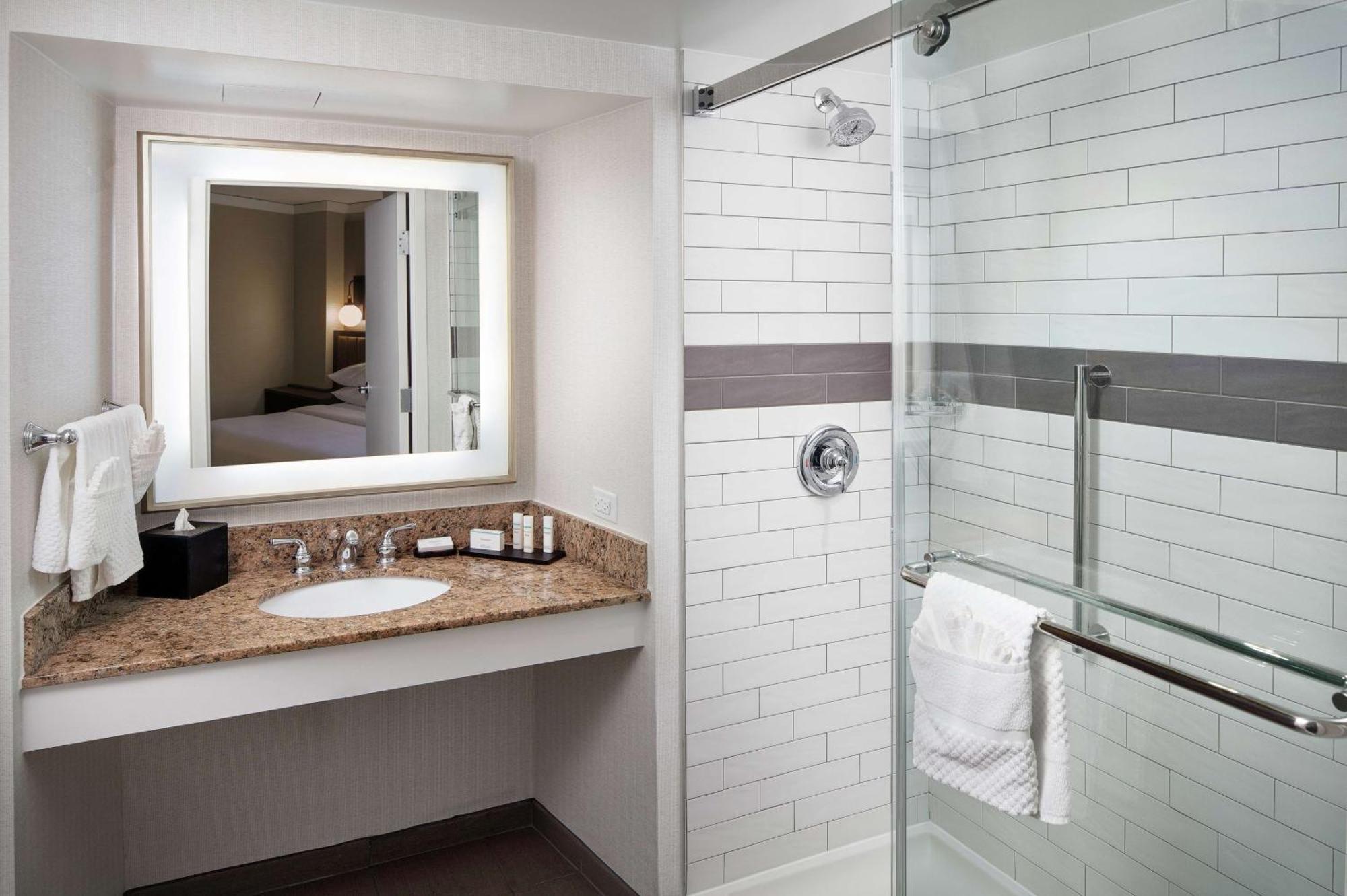 Embassy Suites Tysons Corner Esterno foto