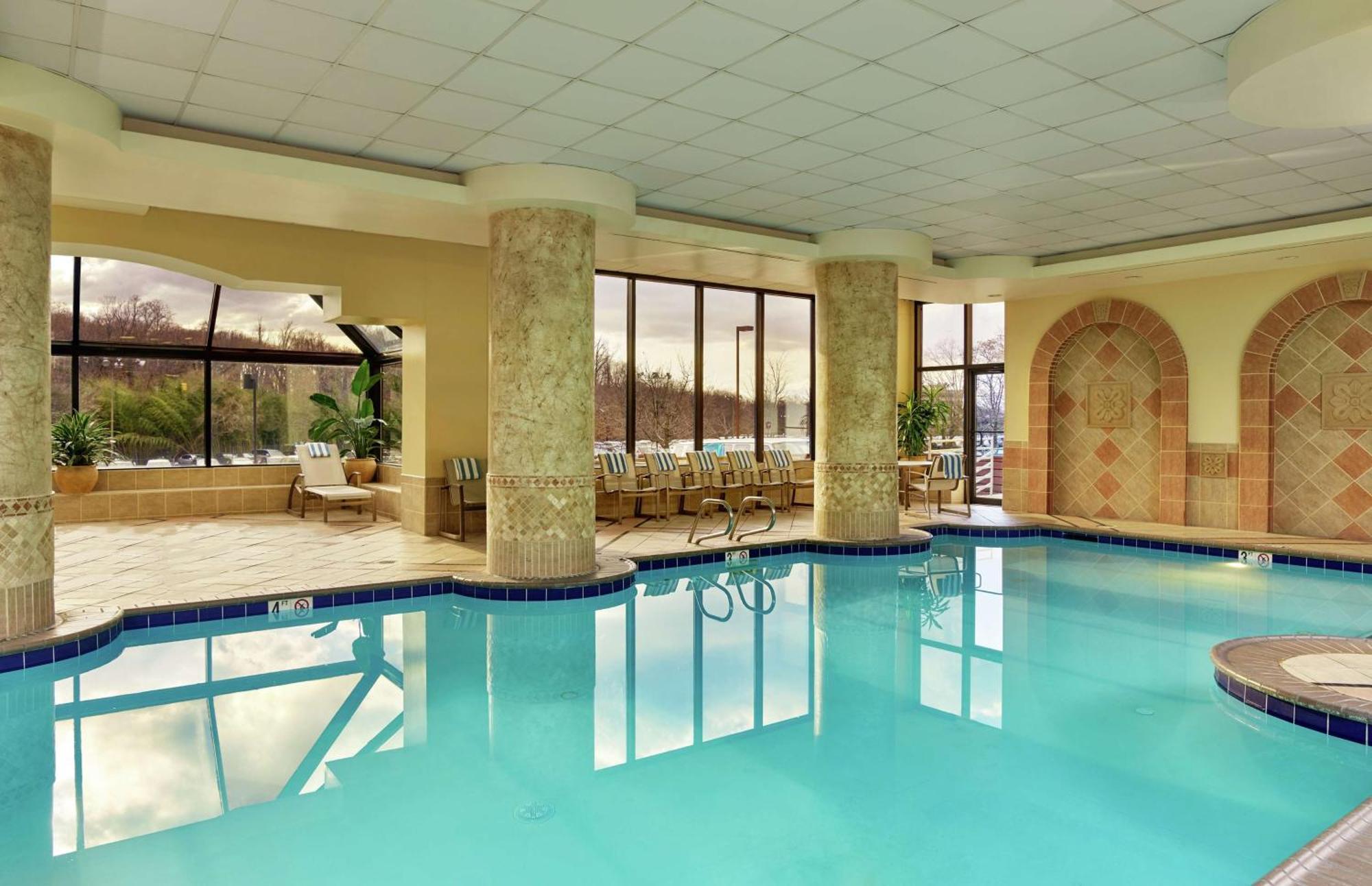 Embassy Suites Tysons Corner Esterno foto