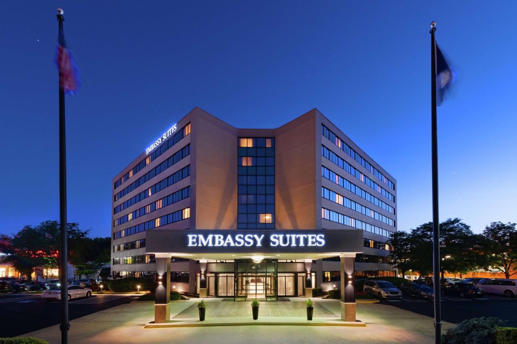 Embassy Suites Tysons Corner Esterno foto