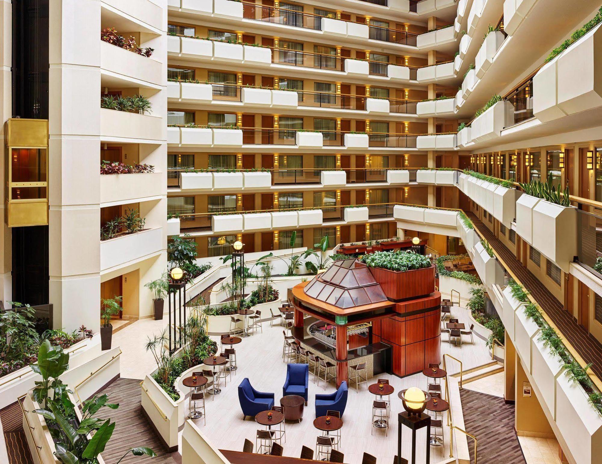Embassy Suites Tysons Corner Esterno foto
