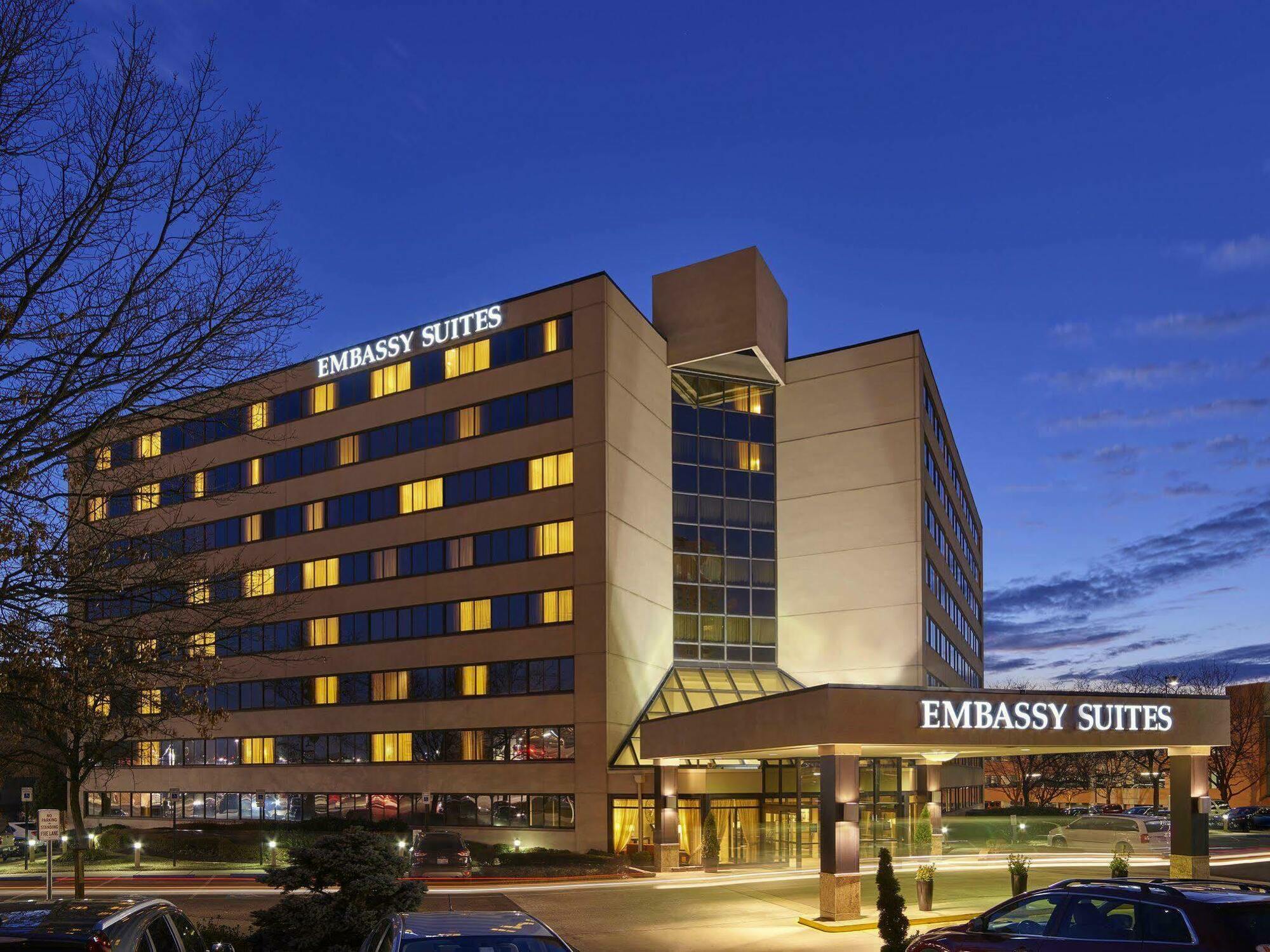 Embassy Suites Tysons Corner Esterno foto