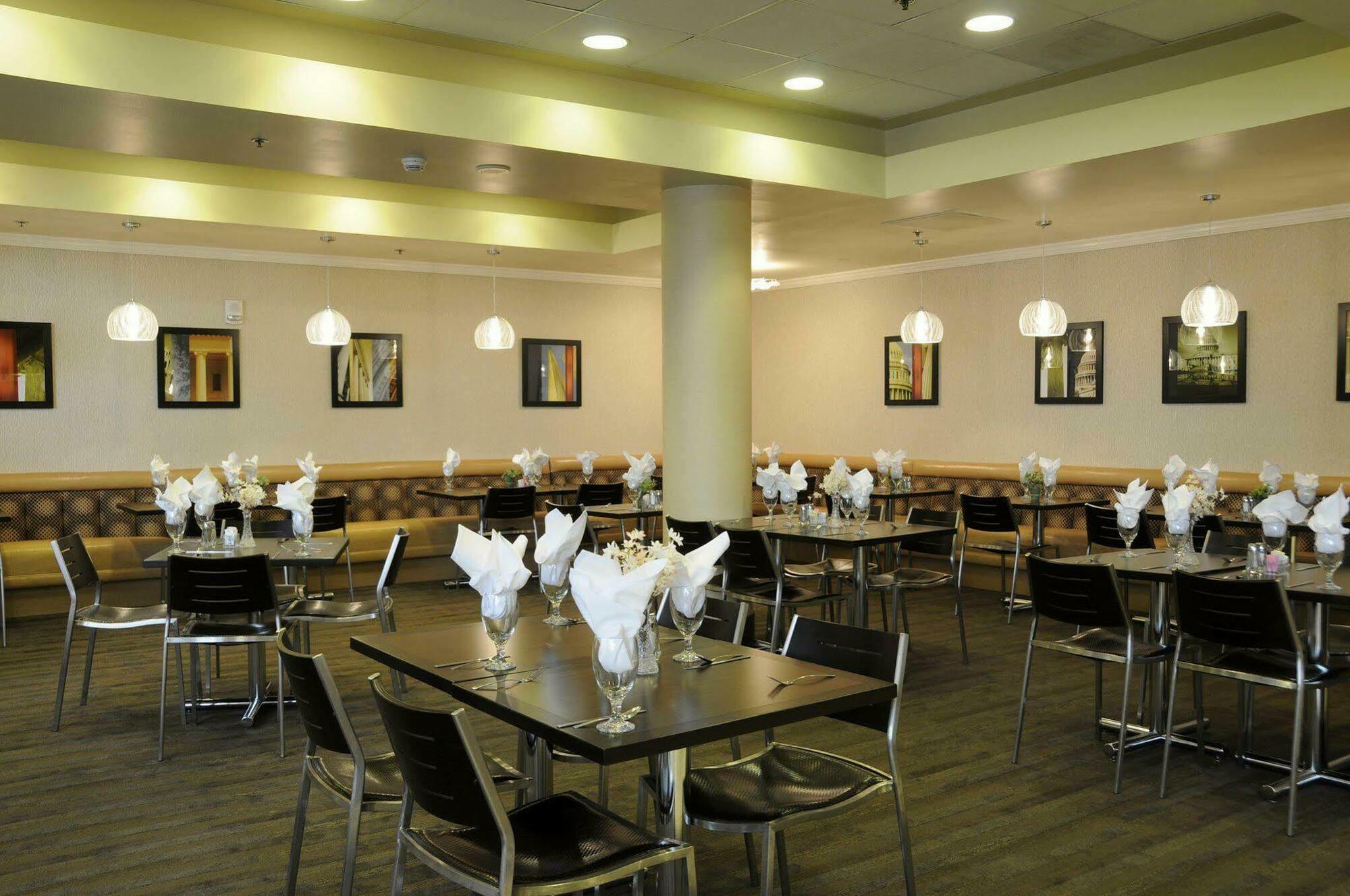 Embassy Suites Tysons Corner Ristorante foto