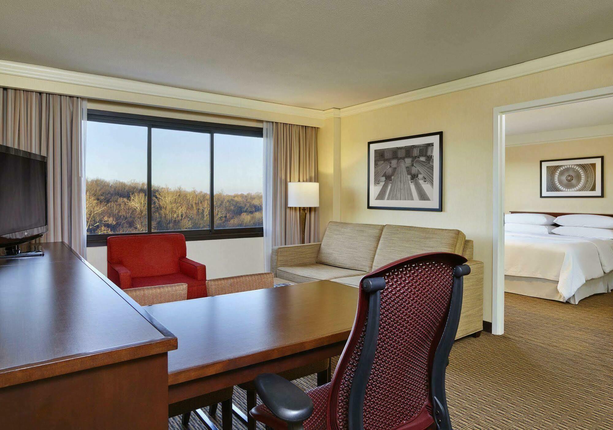 Embassy Suites Tysons Corner Esterno foto